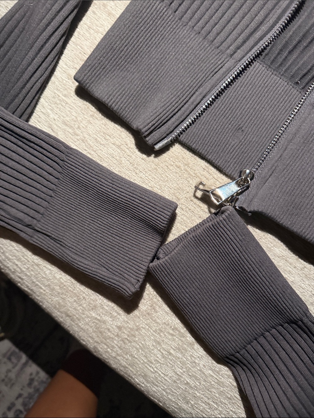 Cropped Ribbed Zip-Front Sweater Jacket - Black - Picture 4 of 6